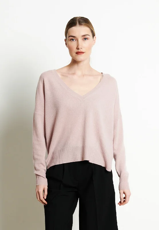 RIA 3 Pull col V profond oversize en cachemire nude